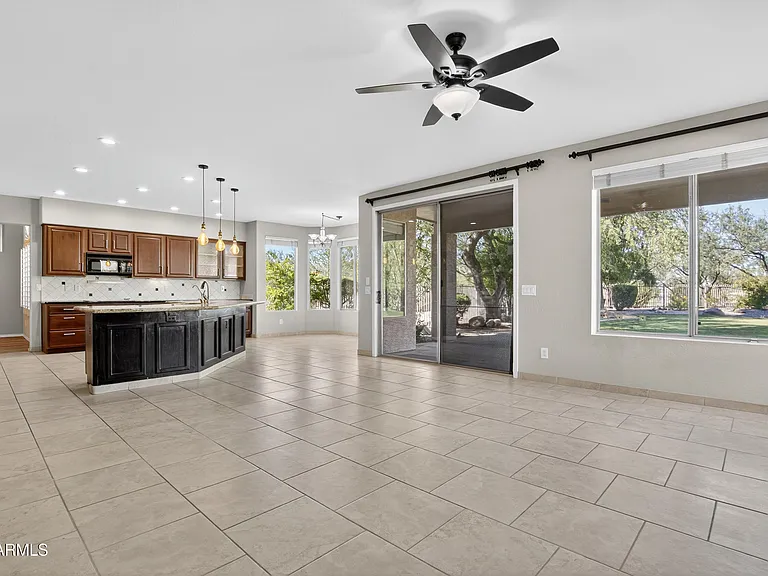 4302 E Mossman Rd — Photo 15