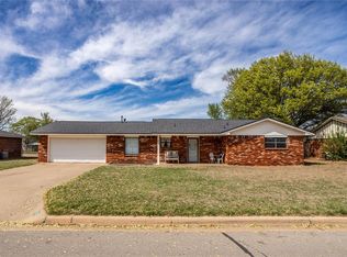 1317 E Quail Ave, Weatherford, OK 73096