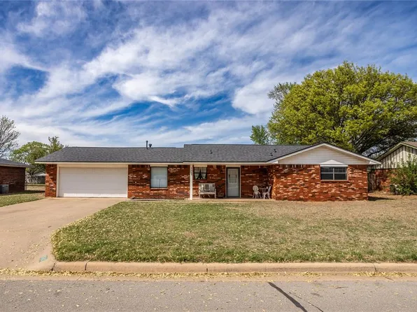 1317 Quail Ave, Weatherford, OK 73096