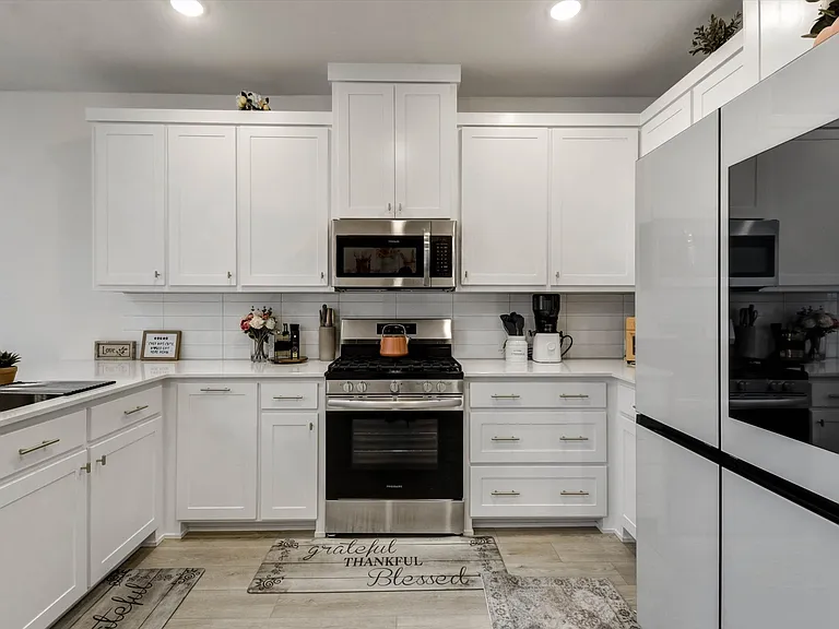 7031 Cedar Creek Dr — Photo 18