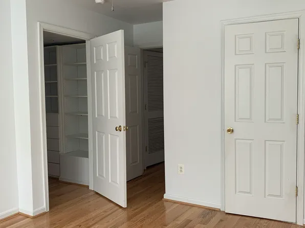 11207 Edson Park Pl #42, North Bethesda, MD 20852