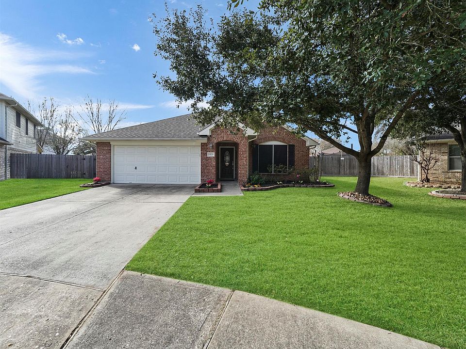 1st image of 19119 Hayden Wood Dr