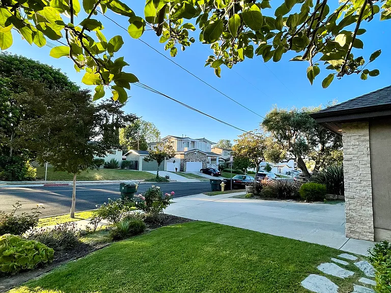 26330 Delos Dr — Photo 29