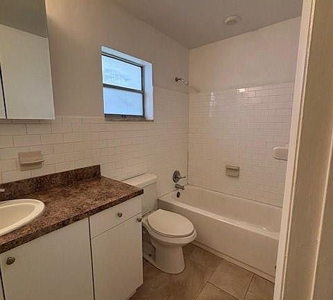 5th image of 5400 Hollywood Boulevard #1