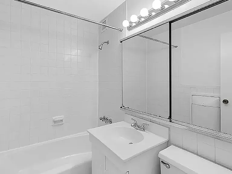154 W 70th St #10P — Photo 3