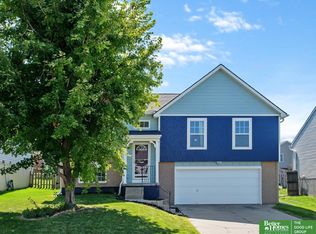 19369 U St, Omaha, NE 68135