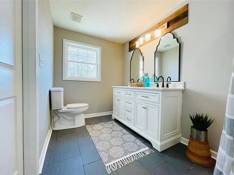 3315 Plantation Rd — Photo 8