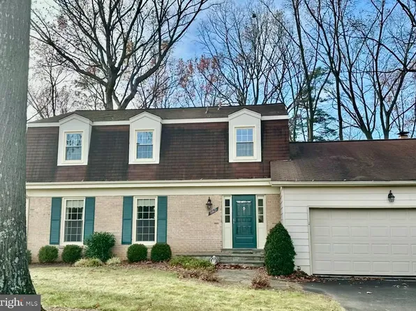10821 Cross School Rd, Reston, VA 20191