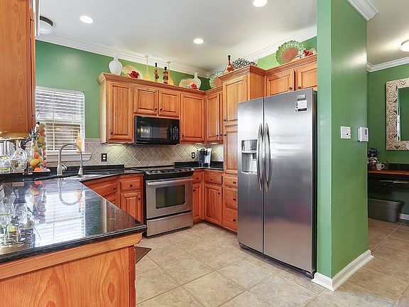 4th image of 9063 Willow Bend Dr