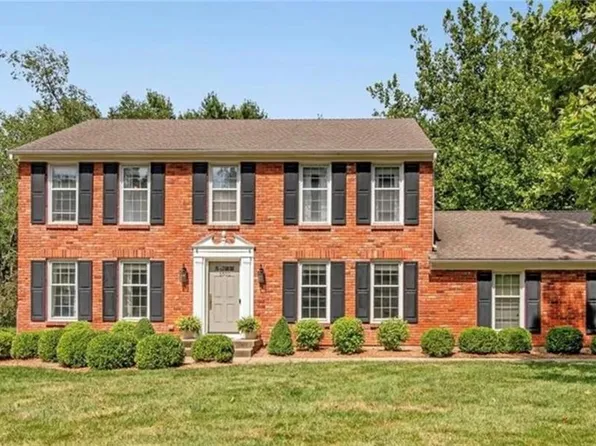 5300 W 101st Ter, Overland Park, KS 66207