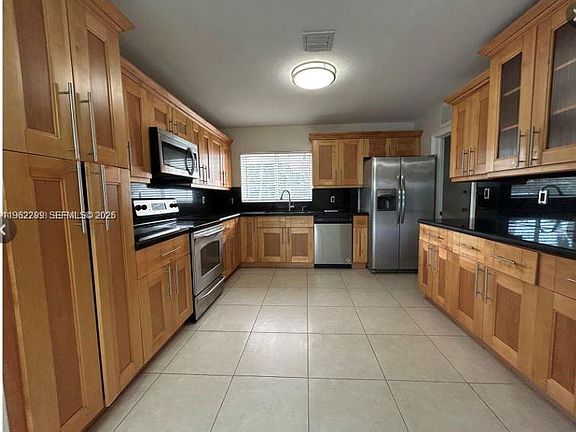 5th image of 8791 SW 87th St