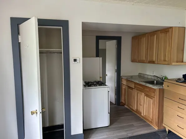 217 Broadway, 217 Broadway #3, Bangor, ME 04401