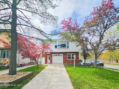 100 Carpenter Ave, Staten Island, NY, 10314