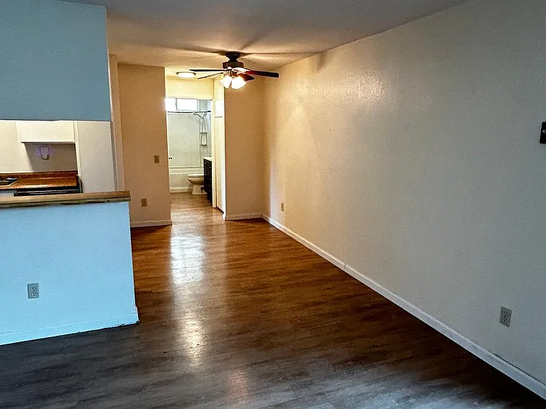 356 Roosevelt St #6 — Photo 4