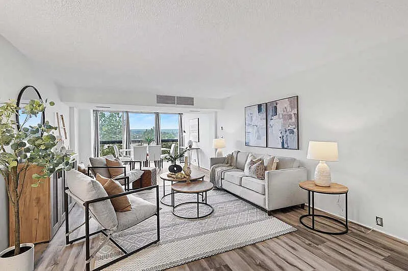 1 bed, 1.0 bath, 1108 sqft, $1,800 — Photo 2