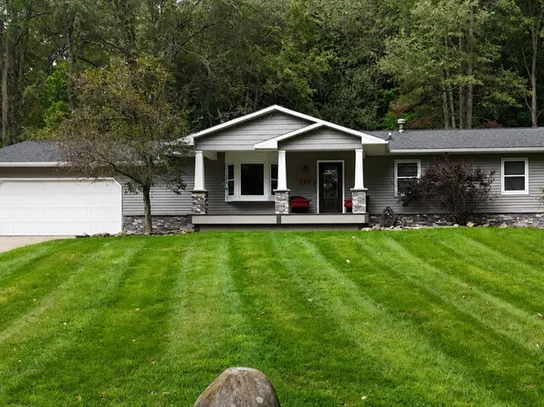 134 Pinecrest Dr, Jonesville, MI 49250