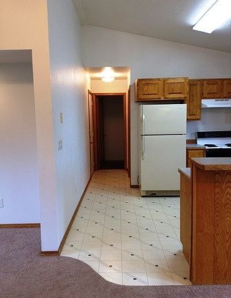 3rd image of 635 River Ct