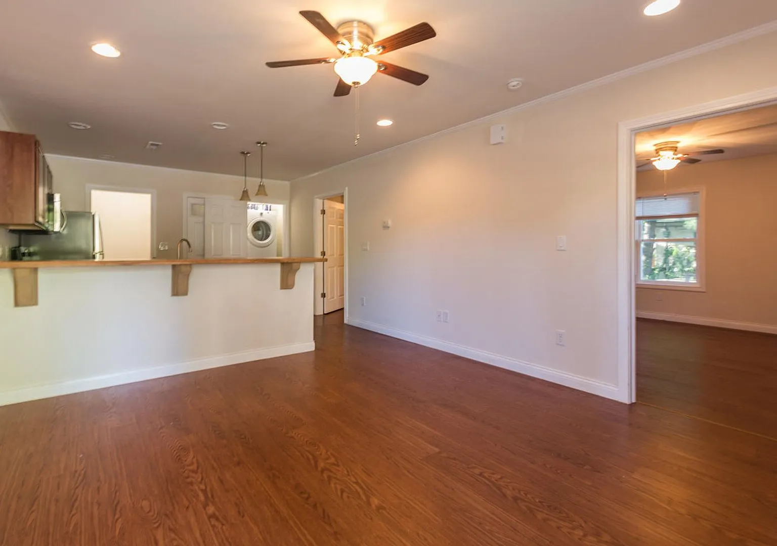 209 N. Madison - Last Unit Available! - 1/2 Off First Month! — Photo 4