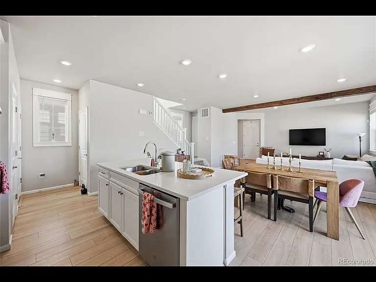 7283 Goldbloom Ln — Photo 5