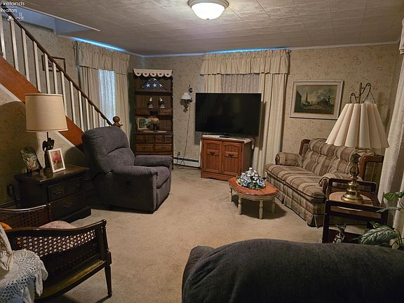 3rd image of 3513 Dill Ave