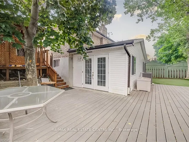 297 Country Hill Dr #B — Photo 12