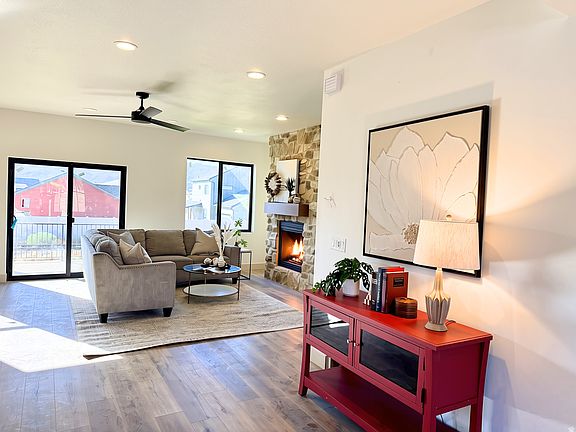 5th image of 1154 S Lauren Ln #3