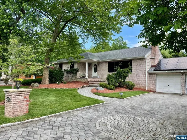 443 Lynn St, Harrington Park, NJ 07640