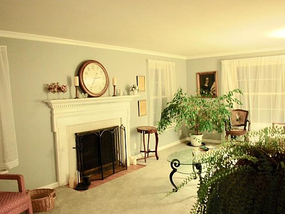2nd image of 3091 Fairmont Ave