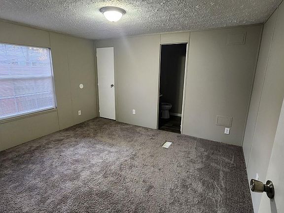 3rd image of 4520 Peachtree Ln