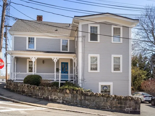 2 Commercial St #3, Marblehead, MA 01945