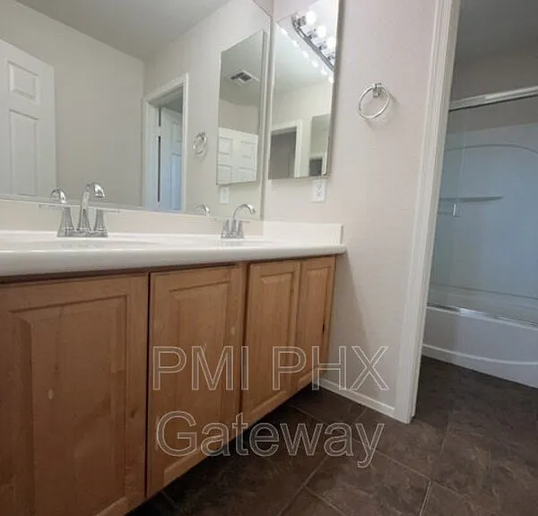 453 N Citrus Ln — Photo 17