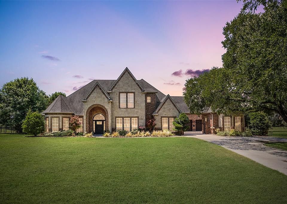 1st image of 8349 Ashbriar Ln