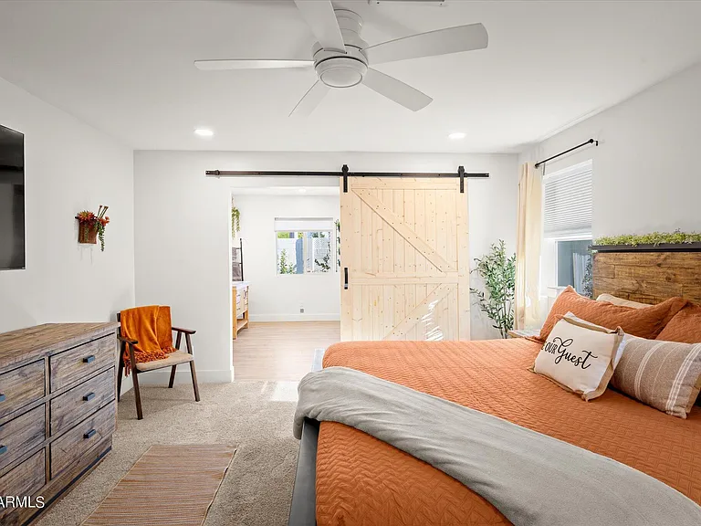 1027 W Peralta Ave — Photo 38