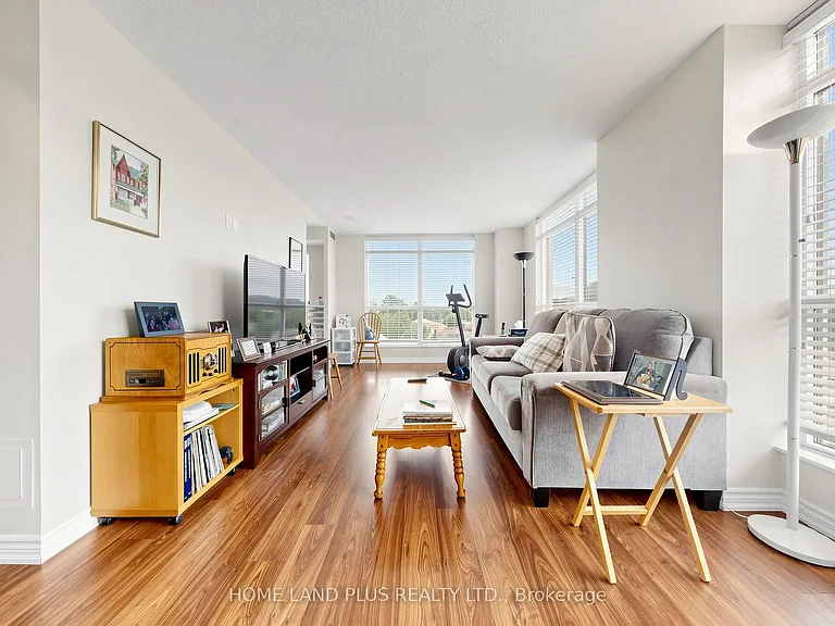 18 Harding Blvd #721 — Photo 5
