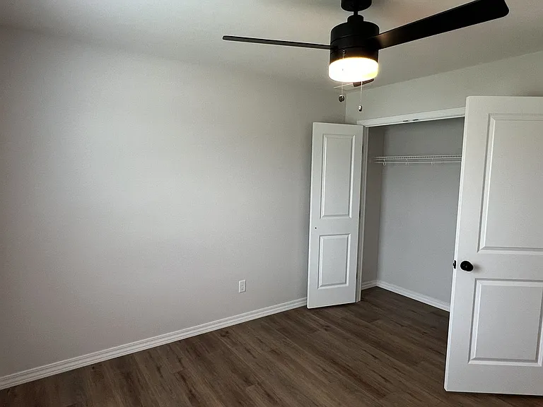 665 W Pinewood St — Photo 9