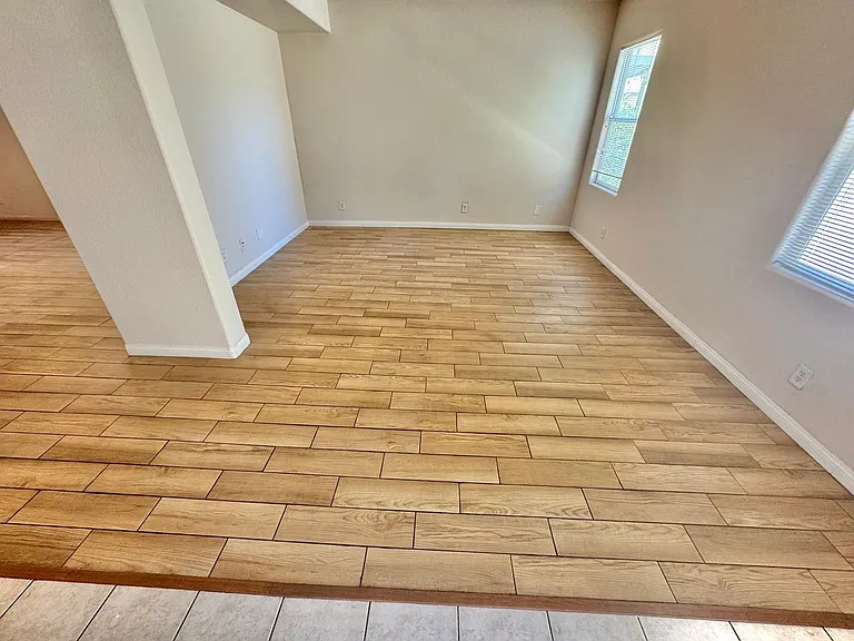 4972 W Moberly Ave — Photo 5