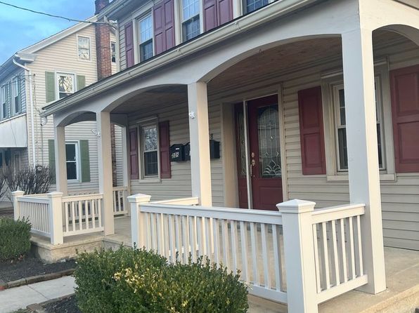 228 E Main St