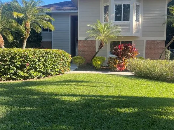 11719 Phoenix Cir, Tampa, FL 33618