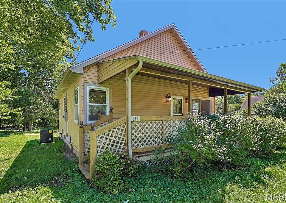 1st image of 604 N 4th St