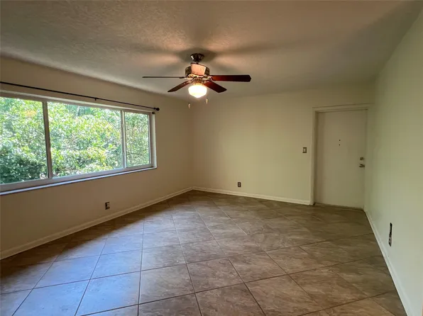 2110 NE 39th Street #B -10, Fort Lauderdale, FL 33308