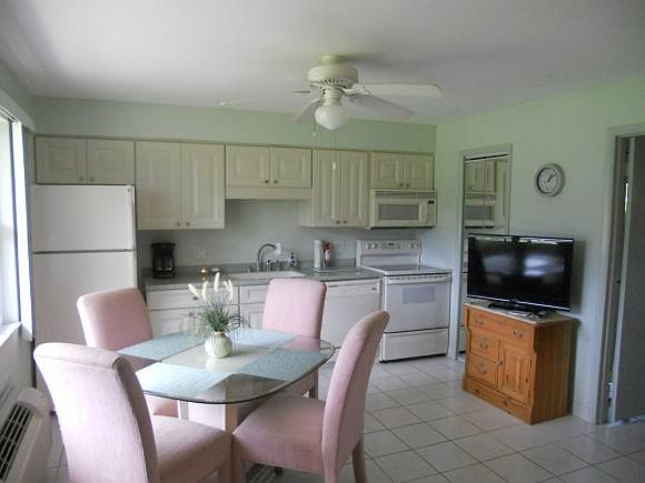 1st image of 850 Palm St APT F4