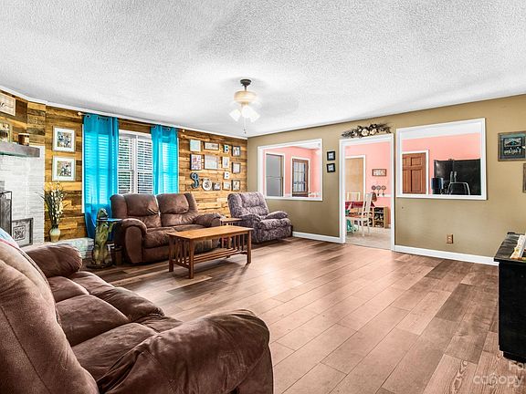 4th image of 3576 Julian Welborn Dr
