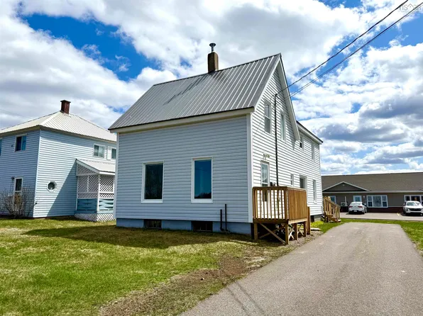 149 E Pleasant St, Amherst, NS B4H 1N4
