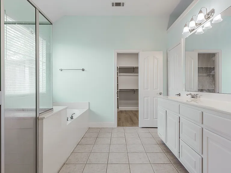 5601 Glenview Ln — Photo 16