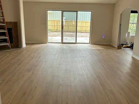 4th image of 2775 Riverside Landing Dr