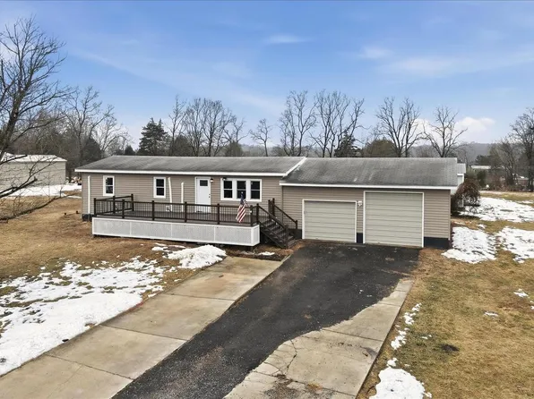 337 Cedar Dr, Kearneysville, WV 25430