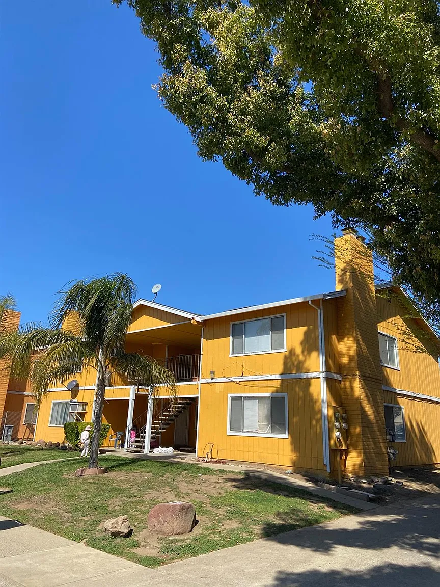 1541 Anneka Ln photo 1