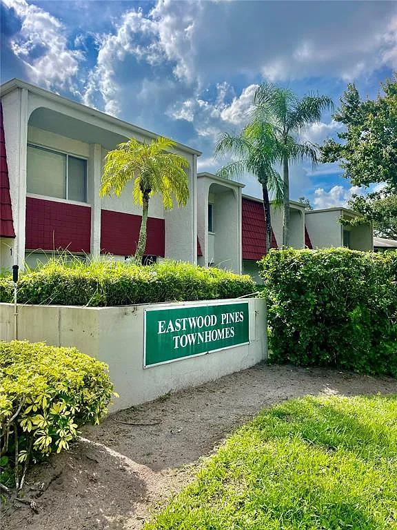 3 bed, 2.5 bath, 1408 sqft, $2,300 — Photo 1