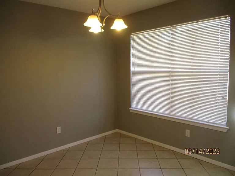 3700 Dauphine Ct — Photo 8