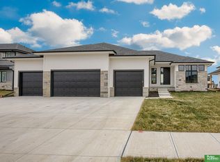 21125 Ellison Ave, Elkhorn, NE 68022